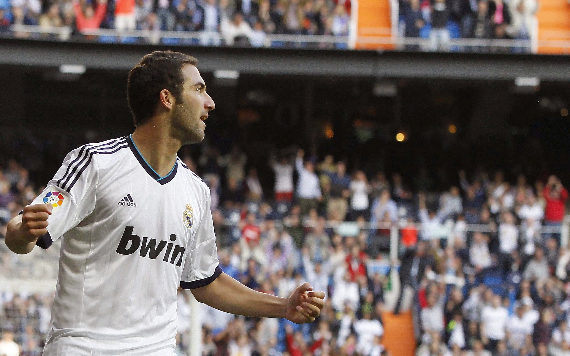 世界行走日 全龄段参与的“社区健走大会”在多个城市同时举行